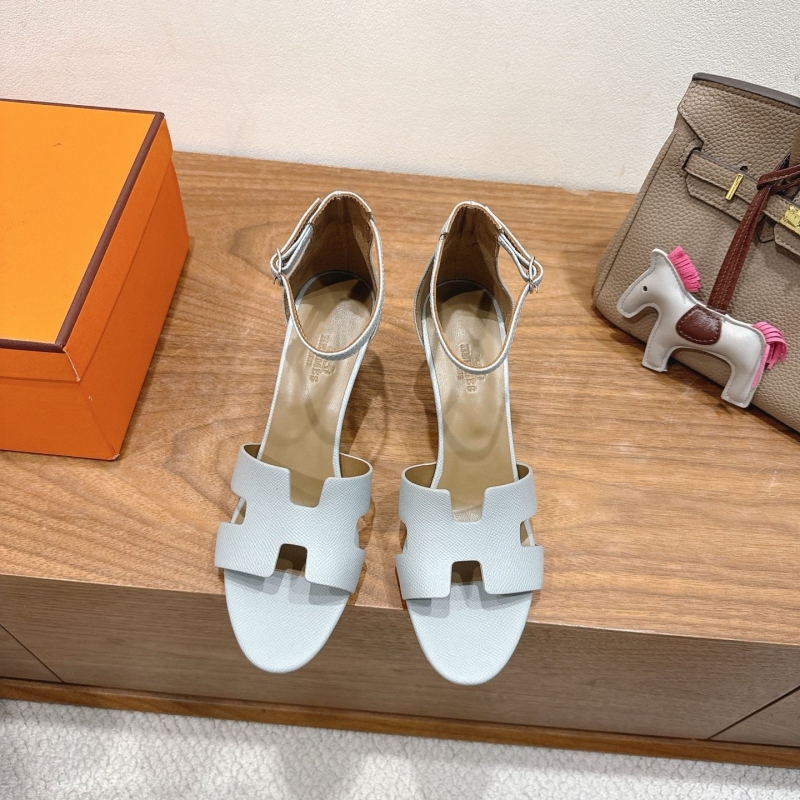 H**me5 sandals